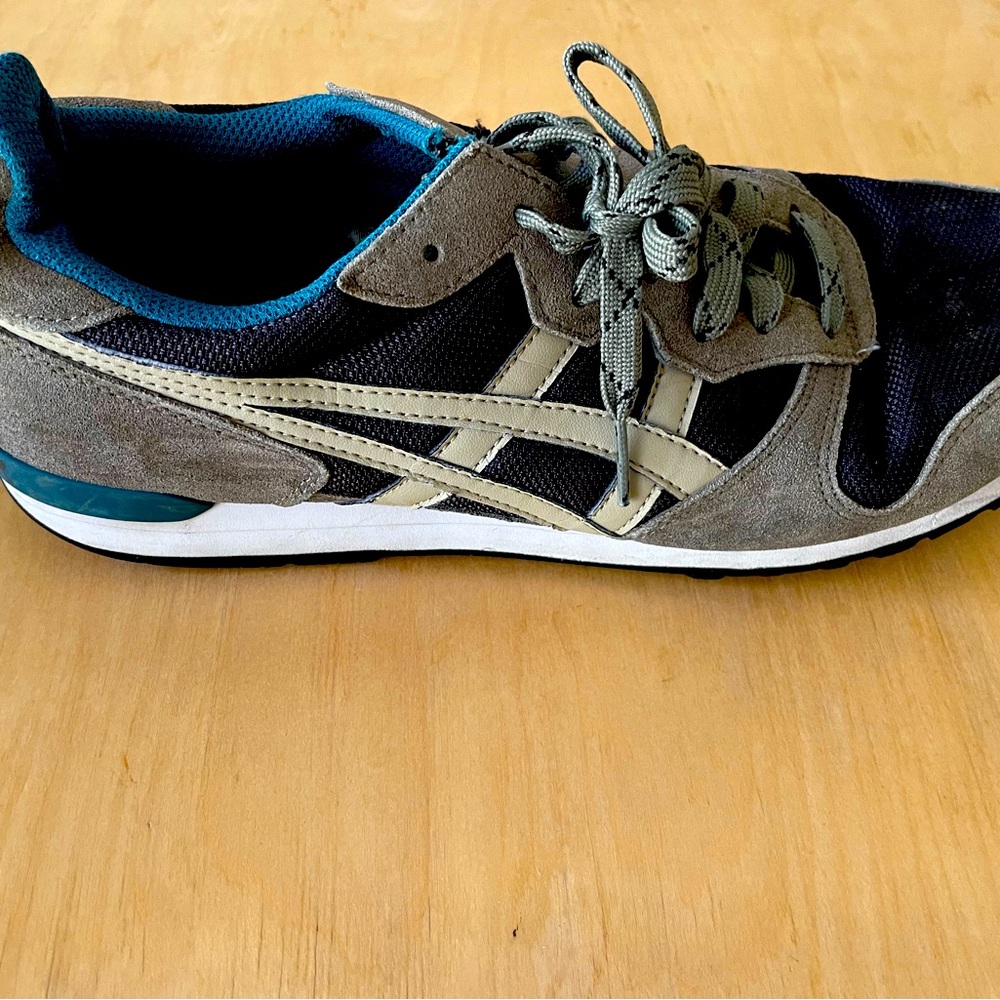 Grey and blue Onitsuka Tiger men’s shoes size 11.
